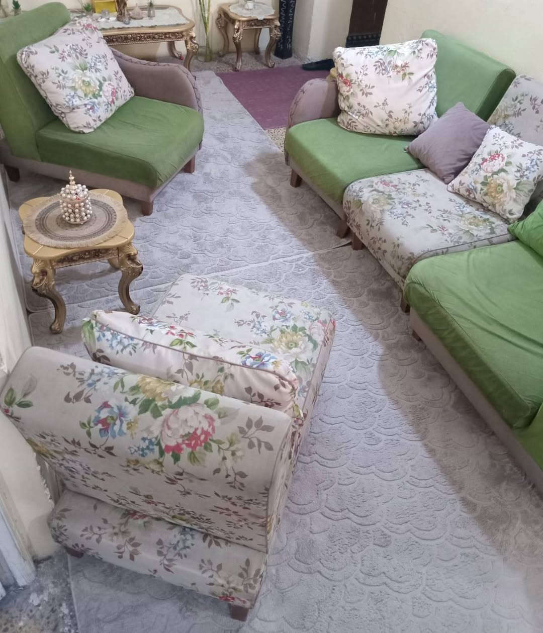 السلام عليكم
أغراض منزل مستعملة 
المكان الكرادة
للأستفسار على الرقم ***********
