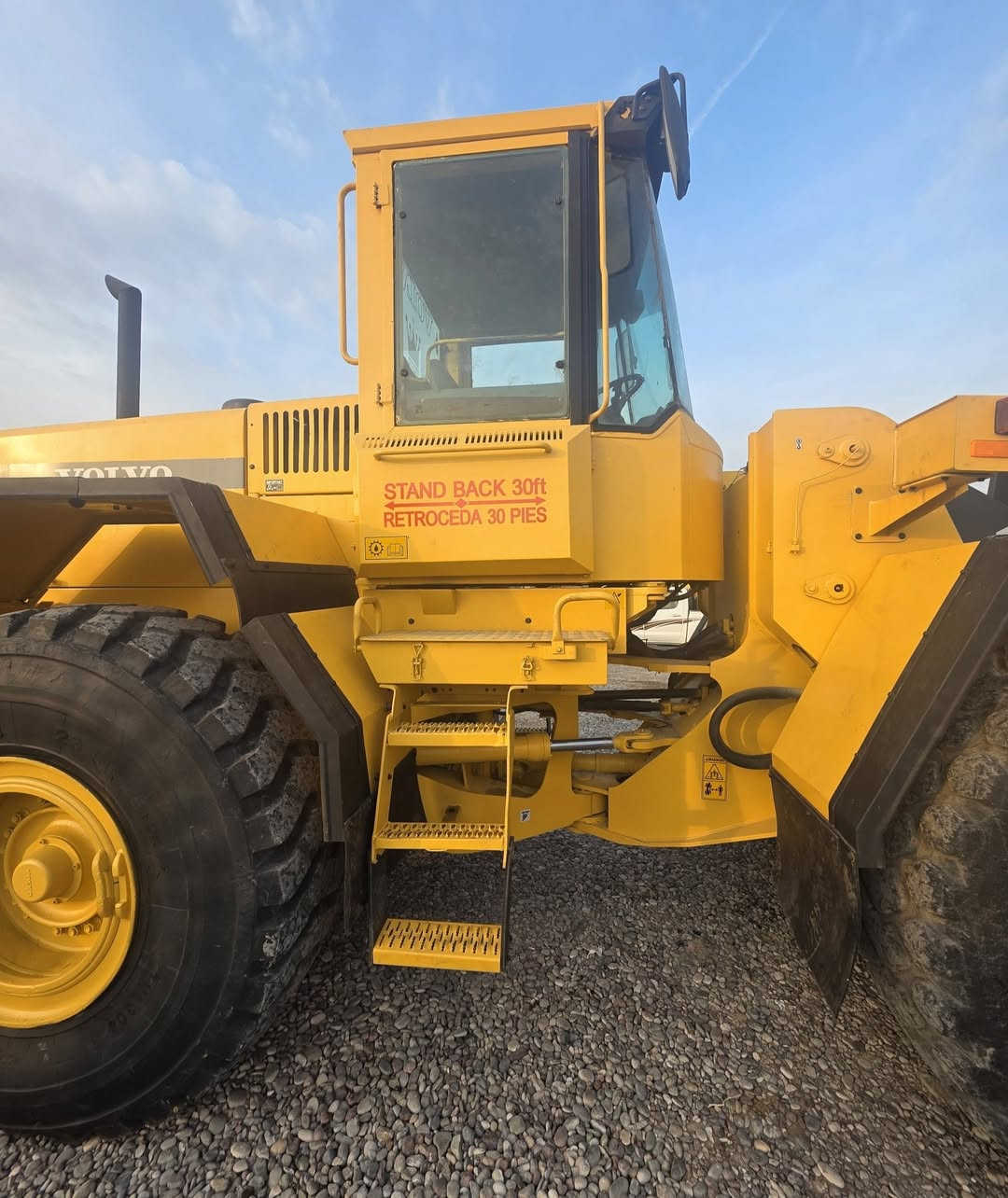 للبيع - بۆ فرۆشتن  
———————
شفل : VOLVO
حجم : L120C
مودیل :1999
دخول : منەفیست
—————————
بۆ زانیاری زیاتر پەیوەندی بکەن بەم ژمارە تەلەفۆنە 

***********
***********
