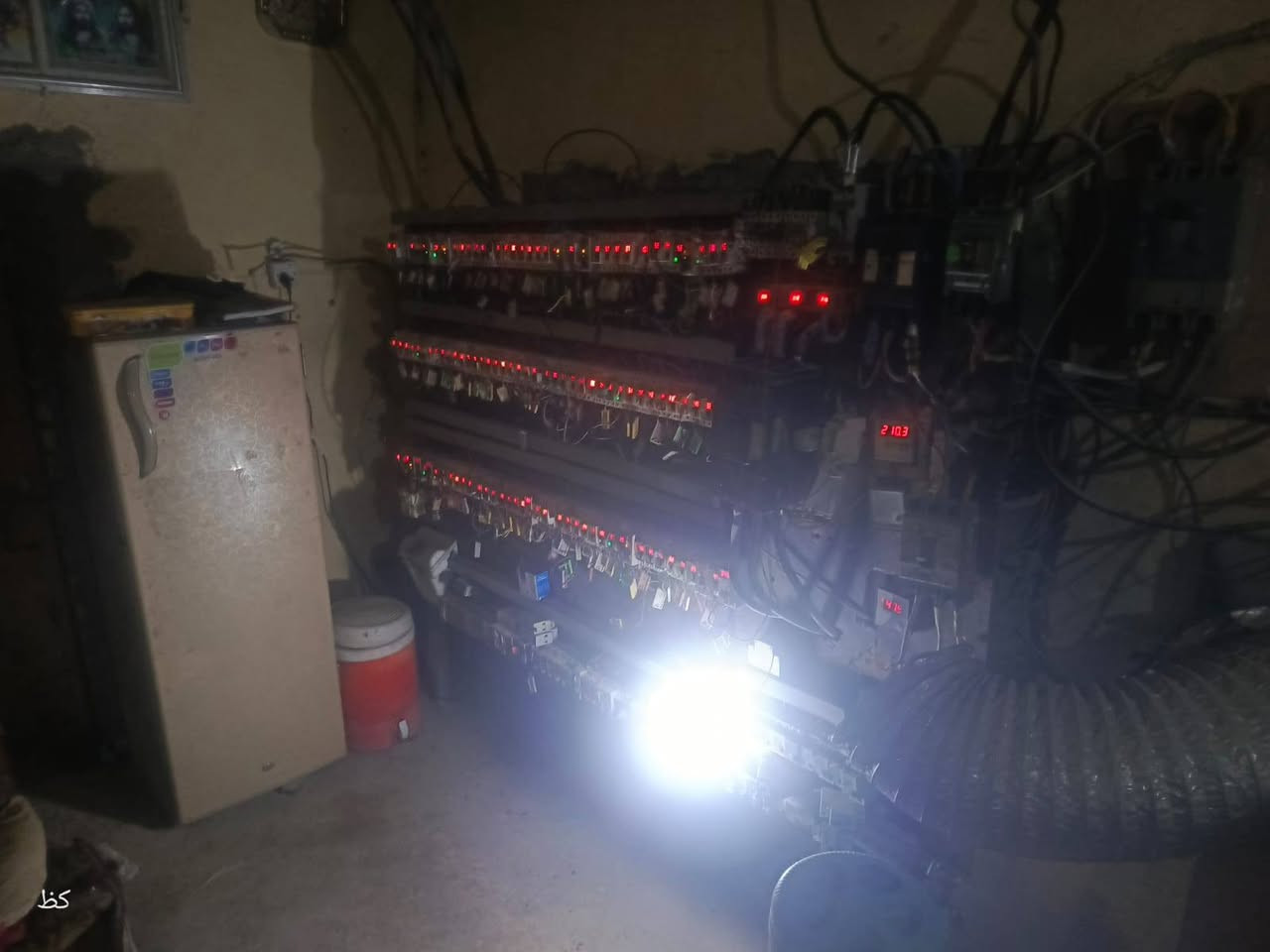 سلام عليكم موقع مولد للبيع مكينه 8 حصه كاز ٢٠٠ المكان حي الحكيم الي يريده يتصل ***********
