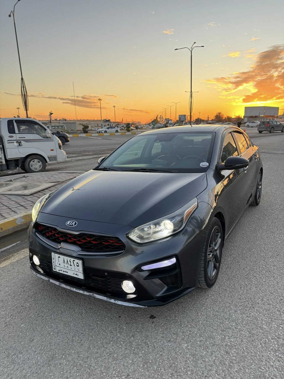 السلام عليكم ورحمة الله 
كيا فورتي 2021/EX  فول الفول  اعلى مواصفات بالفورتي  
السيارة نظيفة وما بية اي  نقص  
مواصفات السيارة كثيرة هذا تجي 4 قطع تبريد 
كشنات تدفئه وتبريد  جلد
تبريد تحت المقاعد للأرجل الخلفية 
مصباح ترحيب في يدة الباب 
تجي 9 سماعات هارمن كاردون
3انظمة قيادة -سبورت -نورمال- سمارت 
فتحت سقف 
نقطة عمياء 
نظام ملاحة الشاشة محدثة تحديث رسمي 
الكير cvt  بحالة ممتازة 
المحرك الفين دوش بحالة ممتازة  (كير ومحرك مكفول)
اخوان السعر على الخاص بسبب ضعاف النفوس  والي يكسرون بالسعر اتمنى تتفهمون القصد
***********
