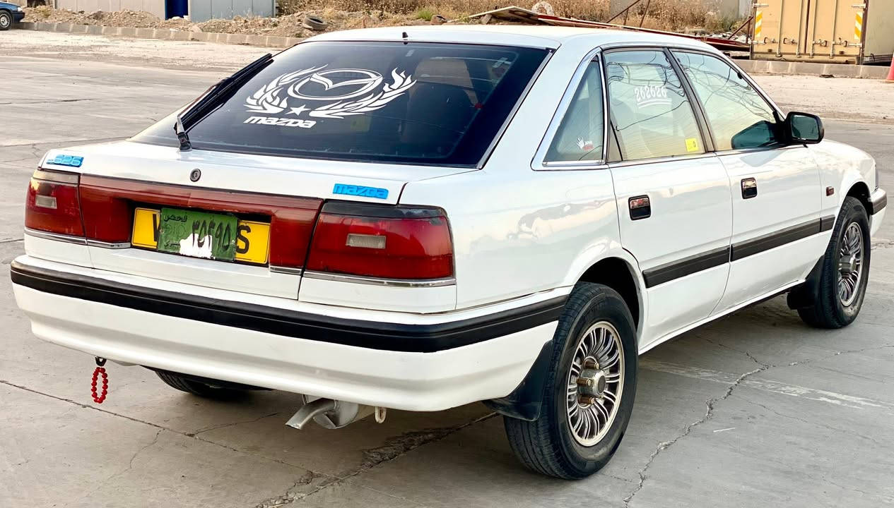 سلام علیکم ( ماڵی تایبەت و دانسقە💎) 
مازدای 1991 سەنەوی اصڵی و ئارم پلاستیك سلێمانی مەکینەی 8 و بەخ گێڕو مەکینەو کارەبای و هەموو شتێکی بەشەرتە بێ بۆیاغ و بێ لێدراو و بێ ڕزیوی هەموو گیانی لەسەر دەقی شەریکەیە چەکوشی پێوە نیە سەیارەی وا لەو مۆدێلە و لەو پاکی و جوانیە نەماوە تاکو ئێستا نەلێدراو نە بۆیاغ نە ساردیشی پێوە نیە و خایسات و ڕزیویشی نیە بەنزین هەرناخوات 
شوێن / کەلار 
موبایل /  ***********
