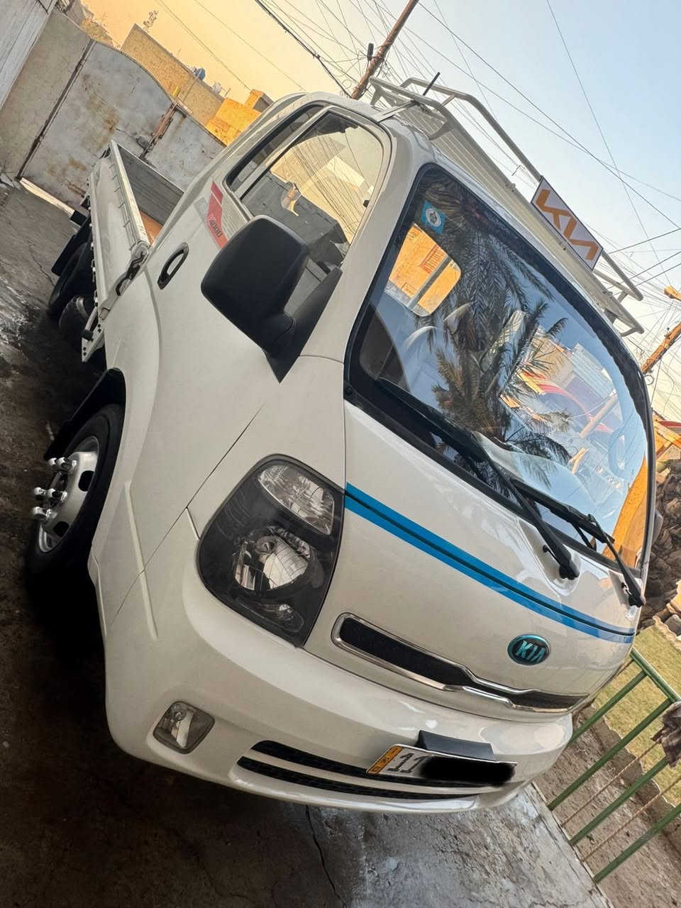 السلام عليكم للبيع او مراوس
كيا بنگو  فحل 4000 مفتوح 
موديل 2018 
السيارة كاملة وجاهزة 
من كلشي 
رقم بغداد الانكليزي هزة جديدة
  كير ومحرك واكسل كشر كفالة 
بيها صبغ شبر الربع خلفي باب الصدر فقط
السعر145 بي مجال 
الاستفسار الاتصال
‏‭0770 374 6611‬
