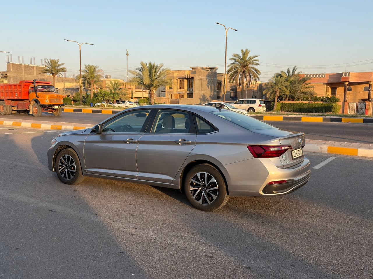 للبيع فولكس فاغن جيتا 2022 فئة S
كلين تايتل ممشى 73900km 
السعر 175$
للاستفسار ‭***********‬
محرك 1.5 تيربو بقوة 158 حصان، قير أوتوماتيك 8 سرعات، اقتصادية جداً بالوقود، شاشة تدعم Apple CarPlay وAndroid Auto، كاميرا خلفية، نظام مراقبة النقطة العمياء، مثبت سرعة، مصابيح LED، عدادات رقمية.

السيارة بحالة ممتازة وخالية من المشاكل، جاهزة للفحص
