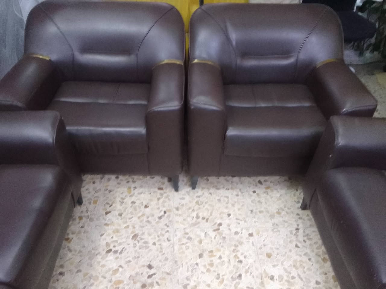 تخم عشر مقاعد جلد الشراي يتفضل خاص مكاني بغداد رقم الهاتف بي واتساب اي ستفسار ***********
