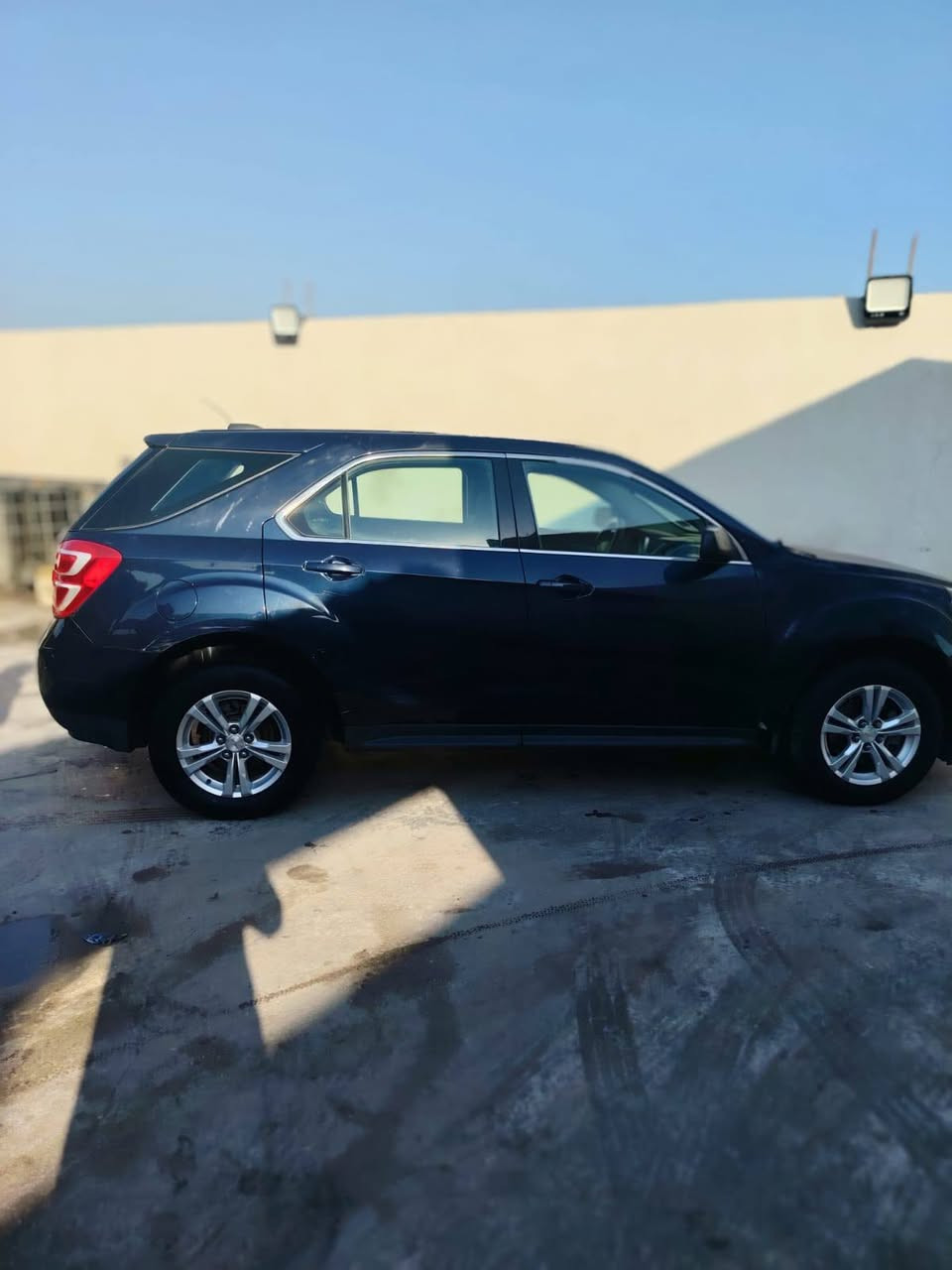 اكوينكس 2017 الون نيلي حادثها جاملغ وبنيد رقم ميسان بأسمي السيارة نظيفه الاتصال على الرقم ***********
المكان ميسان العمارة السعر 105 وبيه مجال قليل
