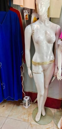 ملكانه أبيض • مستعملة • ٥ قطع