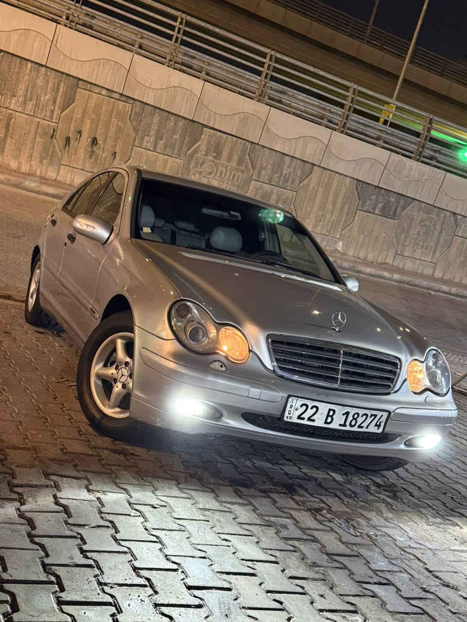 مارسدس c180سياره مكفوله لا كص ولا صبغ تخم تاير كير مكينه شرط فول ما عده الفتحه كشنات جلت تدفاء تبريدشاشه ما عايزه اي شي السعر 55وبيه مجال ***********
