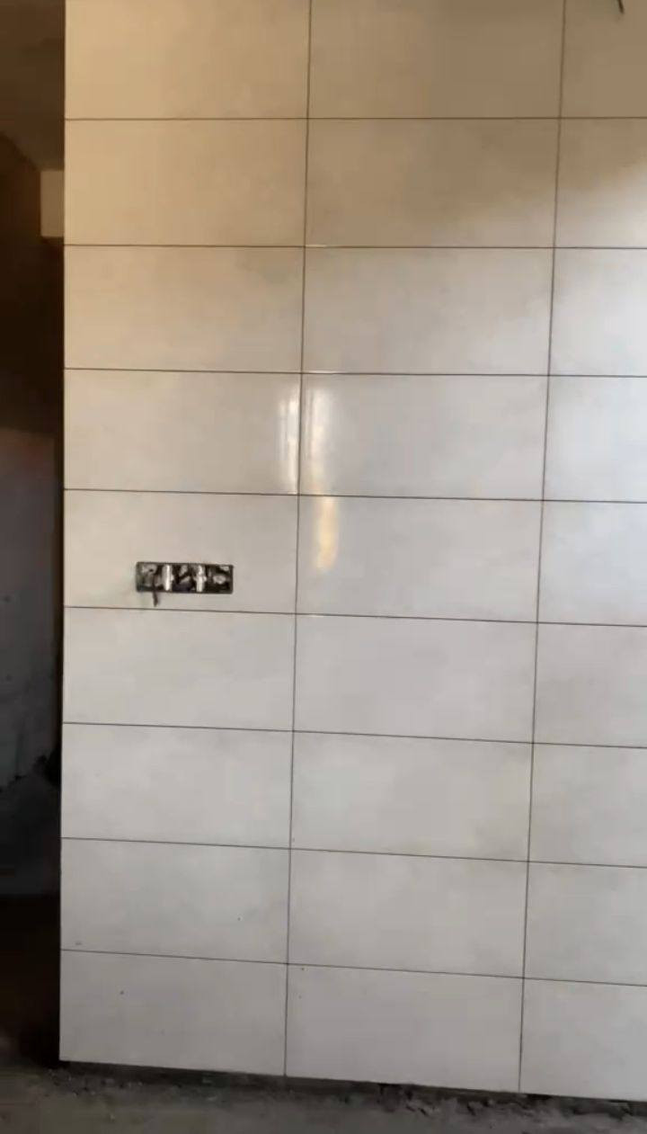 سلام عليكم خلفه سيراميك ارضيه جدران شغل درجى اولى اسعار مناسبه اتصل ودلل ***********
