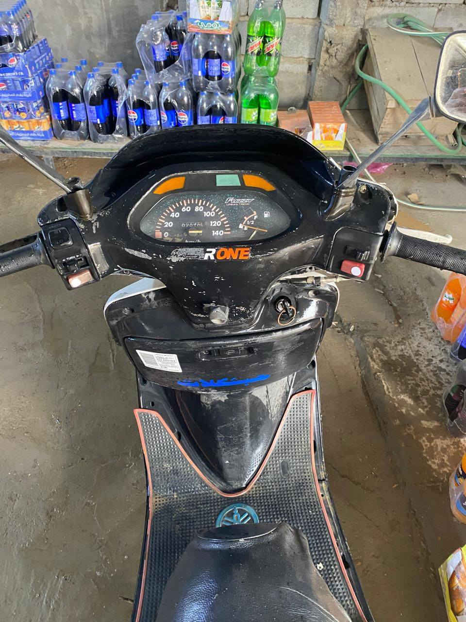 دراجه فراشه للبيع مكينه مجفته جديد السعر 325 وبيها مجال قليل مكاني شهربان ***********
