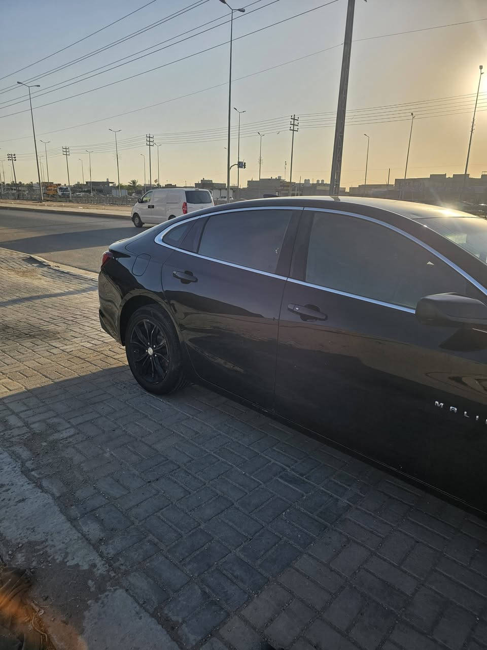 السلام عليكم....
ماليبو ١٩ رقم بغداد
محرك 1500تيربو 
دخول السياره كلين من امريكا 
بل عراق صاربيها حادث بدون داخل ٣ قطع صبغ بدون تبديل 
السياره ادامه كامله 
حداديه ٩٠ %
نظافة المحرك ٨٠%
نظافة الكير ٩٠ %
داخلها نظيف ١٠٠ % ادامة الغرفه واغسلها 
السعر ١٠٠ وبيها مجال 
*********** بيع او مراوس
