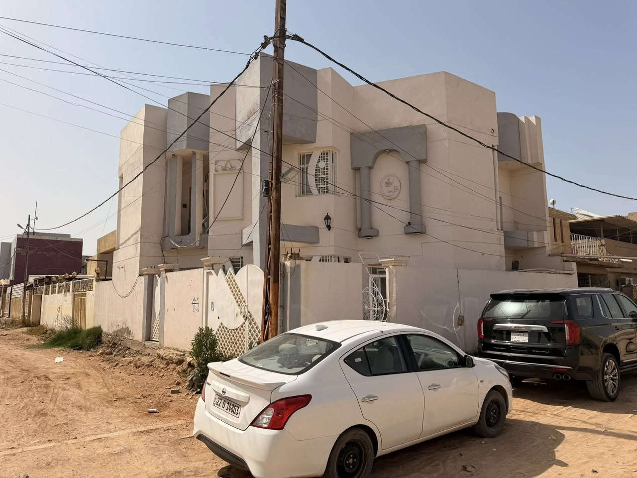 🛑 دار سكني  للبيع 🛑 
المنطقة : الديوانية ؛ام الخيل الأولى 🚩 
اقرب نقطه ؛مقابيل بانزين خانه ام الخيل
المساحه : 200متر🏛️ركن
التفاصيل :  طابقين كونكريت مسلح 
    
الطابق الاول🛑 غرفه نوم وصالة واستقبال ومطبخ  وصحيات داخليه وخارجيه ومناوعددثنين 
الطابق الثاني؛٣غرف نوم وصاله ومجمع صحيات 
للاستفسار 
     مراجعة مكتب رسول الوزني للعقار  
الديوانية . حي الحضارة بداية شارع اسواق طيبة
 للمعلومات ولمزيد من التفاصيل ⬇️
       مراسلة الصفحة  
      او الاتصال
***********
