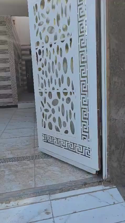 يا الله   دار للبيع ٢٠٠م حي العامل ب١٩
خلف مول  الباقر  السعر ١٨٥  ينباع مبادره
***********
