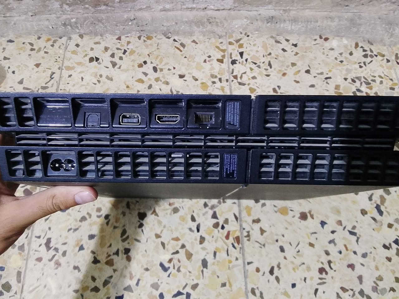 بلي 4 فات مهكر قرص مستخدم
بيه العاب تواصل خاص ادزلك فيديو للالعاب
ذاكره 512
ملحقات كامله
جويستك اصلي
سعرة 215 وبي مجال للشراي
خدمة توصيل شركة الوسيط 5 لكل محافظات العراق بغداد, العراق


**إذا كنت صاحب هذا الإعلان وتريد حذفه لأي سبب، رجاءا أرسل رسالة إلى الدعم الفني**