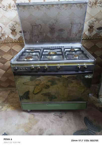 طباخ كريازي باب أول كله شغال عيونه وفرنه ناره زركه سعر ٢٢٥ حي الشرطه الأكاديمية  ***********
