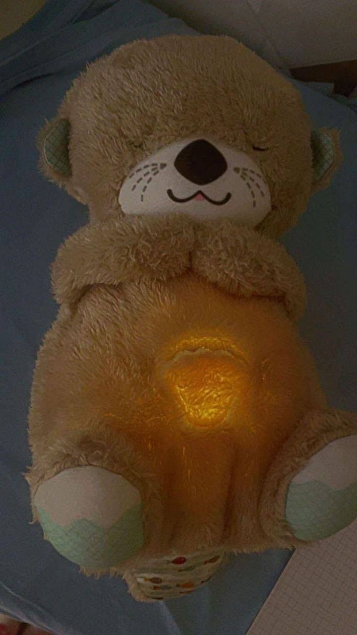 دمية الدب النائم 🧸❤️
دمية سوث اند سناجل اوتر دميه موسيقية مخملية للأطفال👶🏻 الرضع من براند فيشر برايس👶🏻 
اصلية درجة اولى 💯💯

✨​دمية على شكل حيوان الدب 

✨لهاية وموسيقية بحركة "التنفس"

 ✨للأطفال من سن الولادة فما فوق

​✨اكتشافًا حسيًا لتنشيط حواس الرؤية
 والسمع واللمس لدى طفلك

✨​تحاكي الدمية على شكل دب 

✨✨الحركة الإيقاعية للتنفس لتهدئة طفلك بشكل طبيعي

✨​قابلة للتخصيص مع ما يصل إلى 30 دقيقة من الموسيقى والأصوات

، ✨والتحكم في مستوى الصوت، والأضواء الخافتة

✨​أقمشة فائقة النعومة؛ يمكن غسلها

 ✨يغسل في الغسالة مع إزالة الإلكترونيات

✨الباقي فقط اللون البنفسجي 🟣

🚘يوجد خدمة توصيل لجميع محافظات العراق ٤ الاف🚘


**إذا كنت صاحب هذا الإعلان وتريد حذفه لأي سبب، رجاءا أرسل رسالة إلى الدعم الفني**