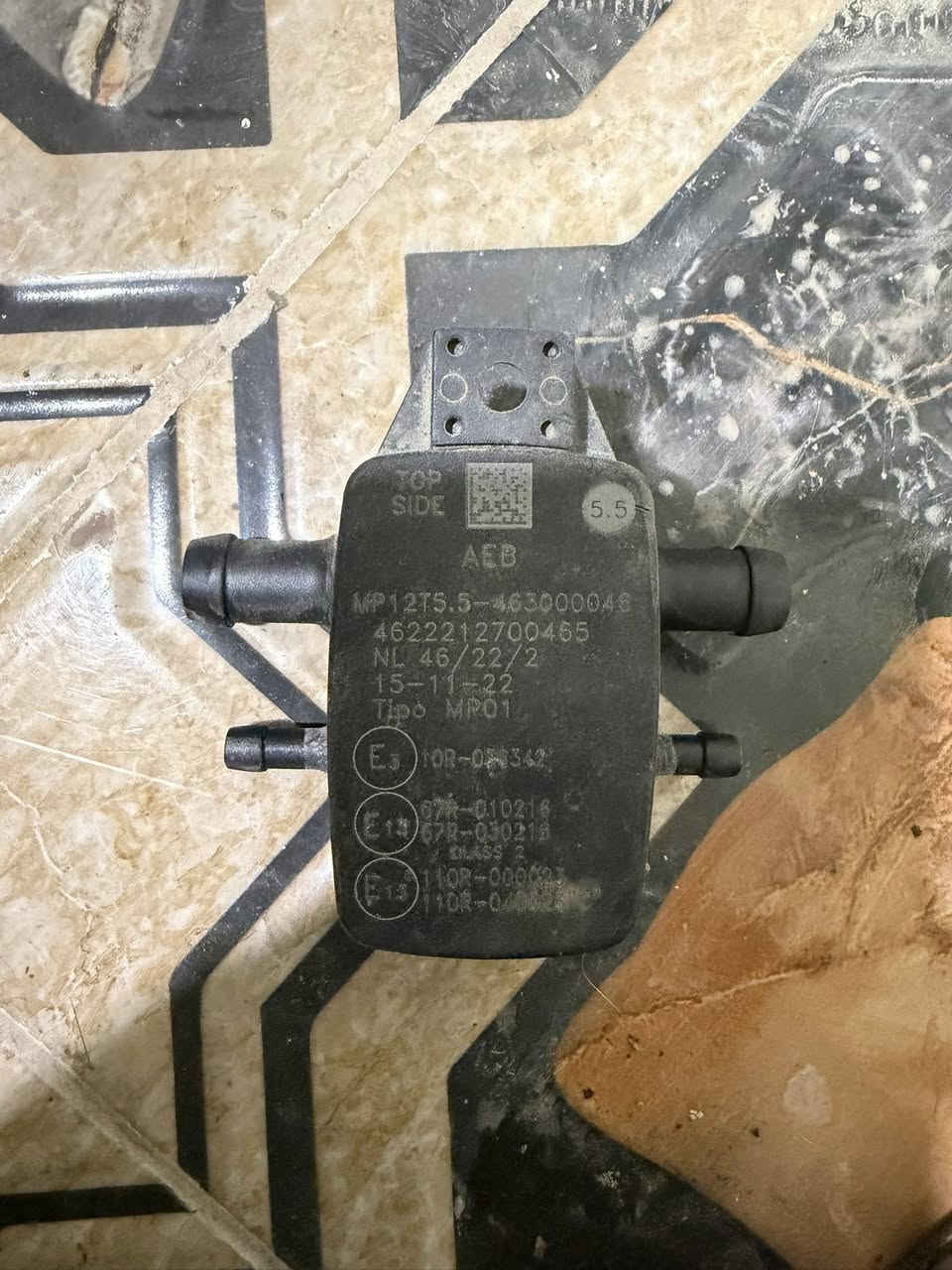 متوفر ادوات منضومة غاز  ضفير وعقل gdi
4سلندر كل حاجه وسعرها وتريد شلع هم ماعندي مشكله 
***********
