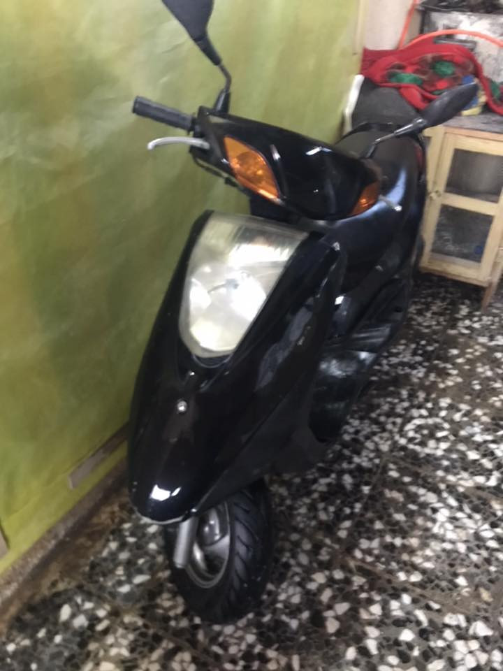 السلام عليكم دراجه بريز للبيع كفاله عامه مختمه ختم واحد برغي مابيهه نقص قبل شهر نزلتهه من الرنبه السعر 800وبيهه مجال مكان الشعب تصال ***********
