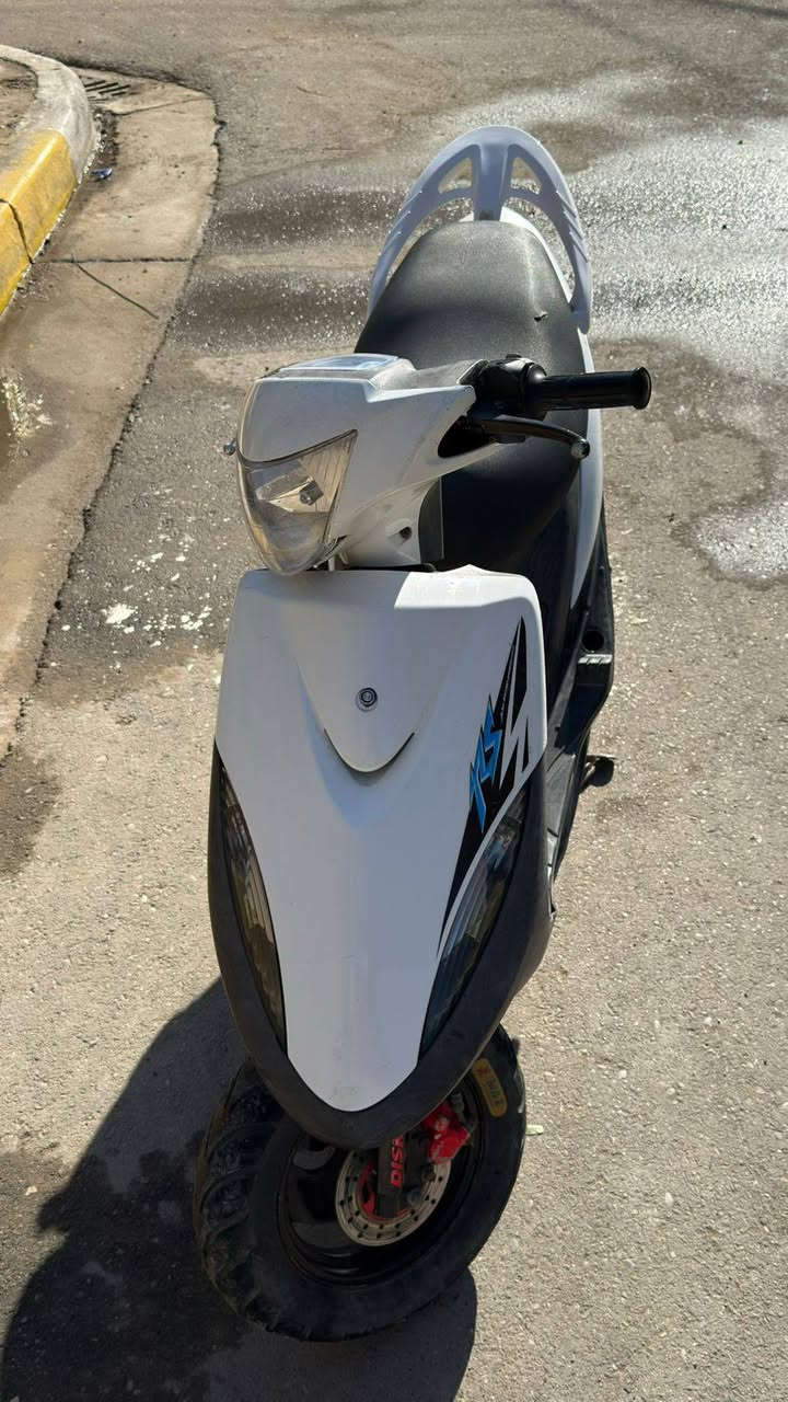 يالله سلام عليكم دراجه ماكس عدله لو ابيض كفرات ختم واحد مكينه  خير منالله الدراجه كلها بلاديه من الطول لطول   بسمي الدراجه وبيها منفيس ومكاتبه رايدها ب850  مكاني الحسينيه قرب شارع ابو سمير رقمي ***********
