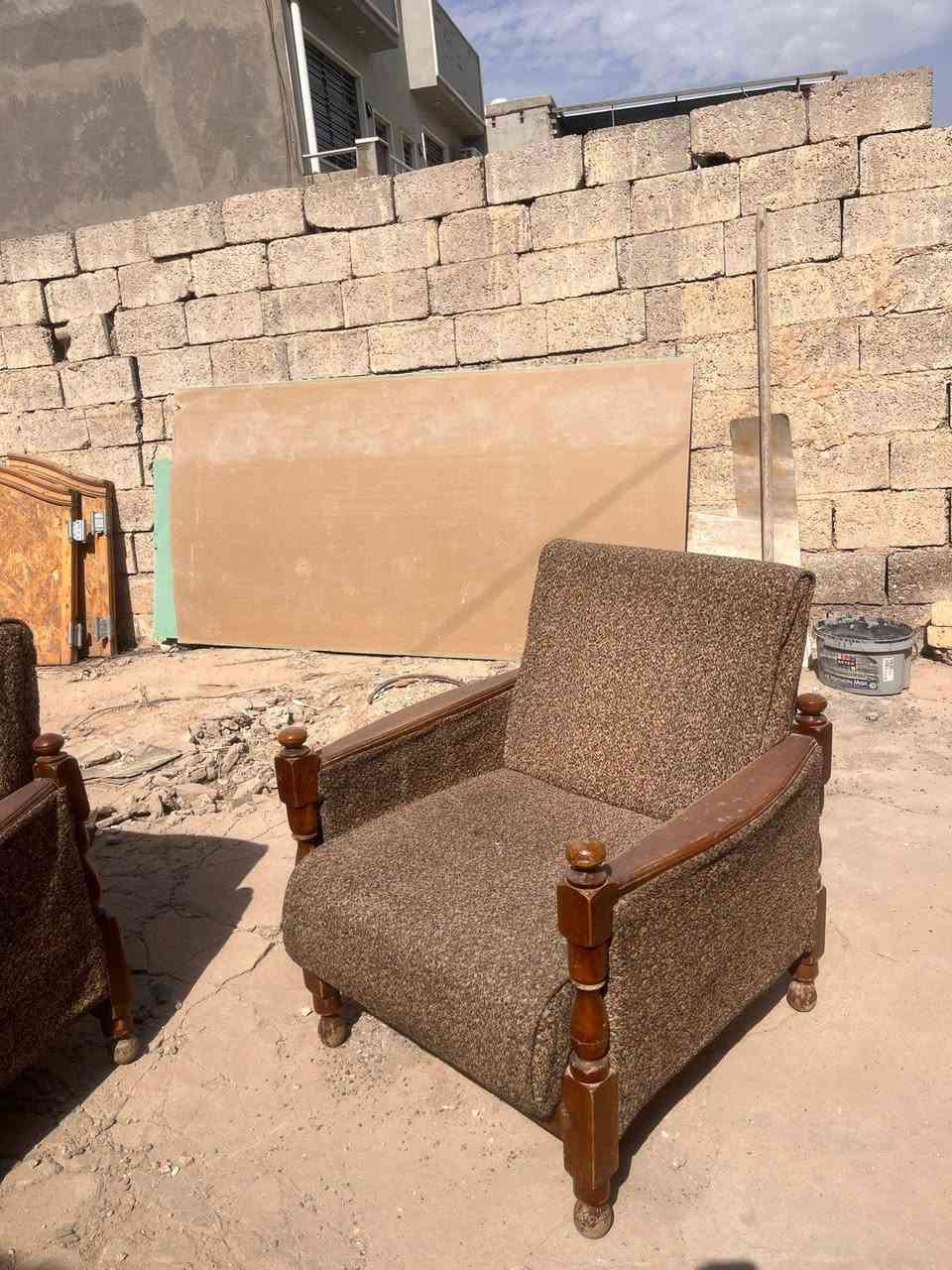 اثاث بيت مستعمل للبيع
التخم نظيف مستعمل بي شك بسيط مثل ممصور رايدته100 
والميز الوسطي ب 20 الف 
والطبلات 20 الف 
ميز التلفزيون جديد زجاج وخشب 75 الف
 مابي مجال  
المراسله على الخاص


**إذا كنت صاحب هذا الإعلان وتريد حذفه لأي سبب، رجاءا أرسل رسالة إلى الدعم الفني**