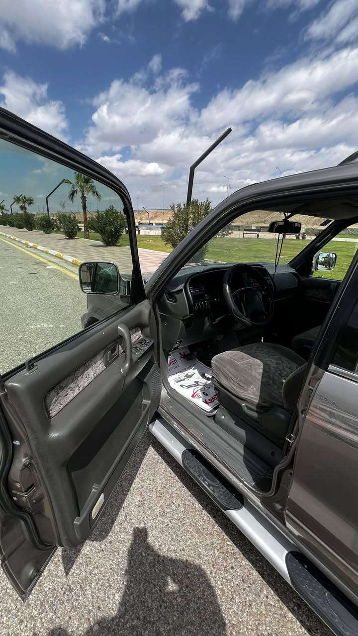 السلام عليكم من رخصة الأدمن
سيارة ازوزه تروبر  موديل 2003
ياباني  محرك 6 سلندر كير اوتو  تبريد تدفئه شغال
  سياره حلو مال جناي 7 راكب  عائليه تبريد قطعتين 
رقم بغداد بأسم والدي  رقم دولي  هزه  كلها كامله
السعر  88 وبيها مجال قليل تأخذها للسونار وتفحص 
***********
***********
075
