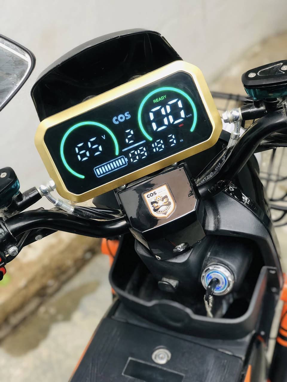 السلام عليكم ،
ماطور X900 للبيع باب الأول وكالة 

مستخدم ٥ أشهر 

ماطور نظيف مابي عيب بطاريتة بيهن ٣ اشهر بعد يمشن

عيبة فقط مراية مكسورة والدواسات طايرات

السعر 450 الف 

مكاني كركوك الأسرئ والمفقودين

رقمي واتساب ***********
