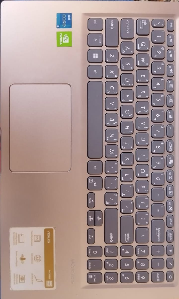 🔥🔥ASUS Note Book X515 :
▪️المعالج: Intel Core i5-1135G7 (الجيل الحادي عشر)، رباعي النواة.  🔥🔥
▪️ذاكرة الوصول العشوائي (RAM): 
16 جيجابايت من نوع DDR4 
▪️التخزين: 
512 جيجابايت M.2 NVME SSD 
(سريع جداً في التشغيل ونقل البيانات).  
▪️كارت الشاشة:
 NVIDIA GeForce MX330
 بسعة 2 جيجابايت (منفصل)، يساعد في برامج التصميم والألعاب الخفيفة.
▪️الشاشة: 
15.6 بوصة بدقة FHD (1920x1080)، مضادة للتوهج (Anti-glare) مع زوايا رؤية واسعة.
▪️التصميم والمنافذ
الوزن: خفيف جداً (حوالي 1.8 كجم)
لوحة المفاتيح: تدعم اللغتين العربية والإنجليزية.
▪️المنافذ: 
* 1x USB-C 3.2 (نقل بيانات سريع).  
1x USB 3.2 Type-A.
2x USB 2.0.
مخرج HDMI لتوصيل الشاشات الخارجية.  
▪️النظام: يعمل بنظام Windows 11 الأصلي.
▪️البطارية : 4 ساعات
جهاز وارد السعودية،استعمال 6 شهور فقط استعمال خفيف🔥🔥
المكان :- امدرمان الواحة شارع الوادي 
السعر1,500 نهائي 
ارقام التواصل واتس ومكالمات:- 0110106396


**إذا كنت صاحب هذا الإعلان وتريد حذفه لأي سبب، رجاءا أرسل رسالة إلى الدعم الفني**