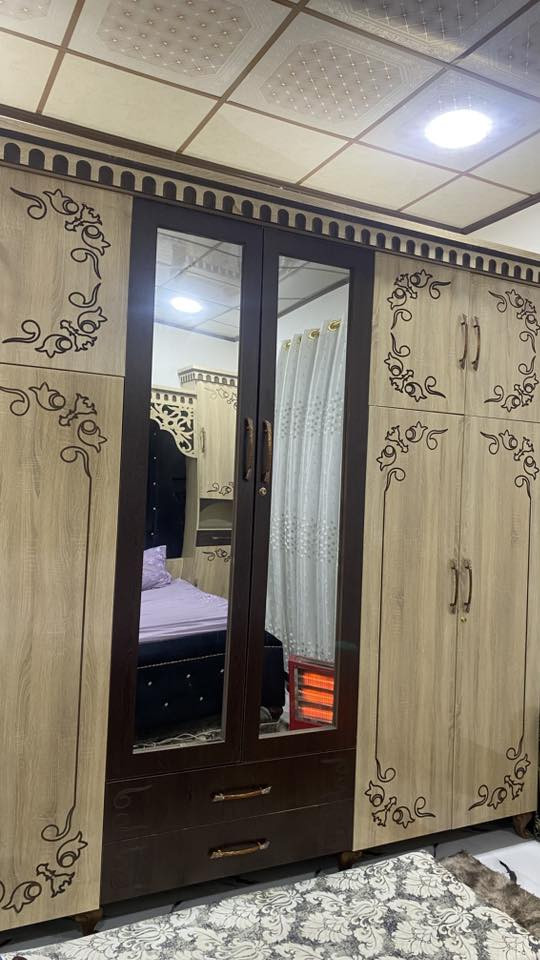 السلام عليكم 
غرفة نوم للبيع  السعر مليون و٧٠٠ للتواصل واتساب ***********
