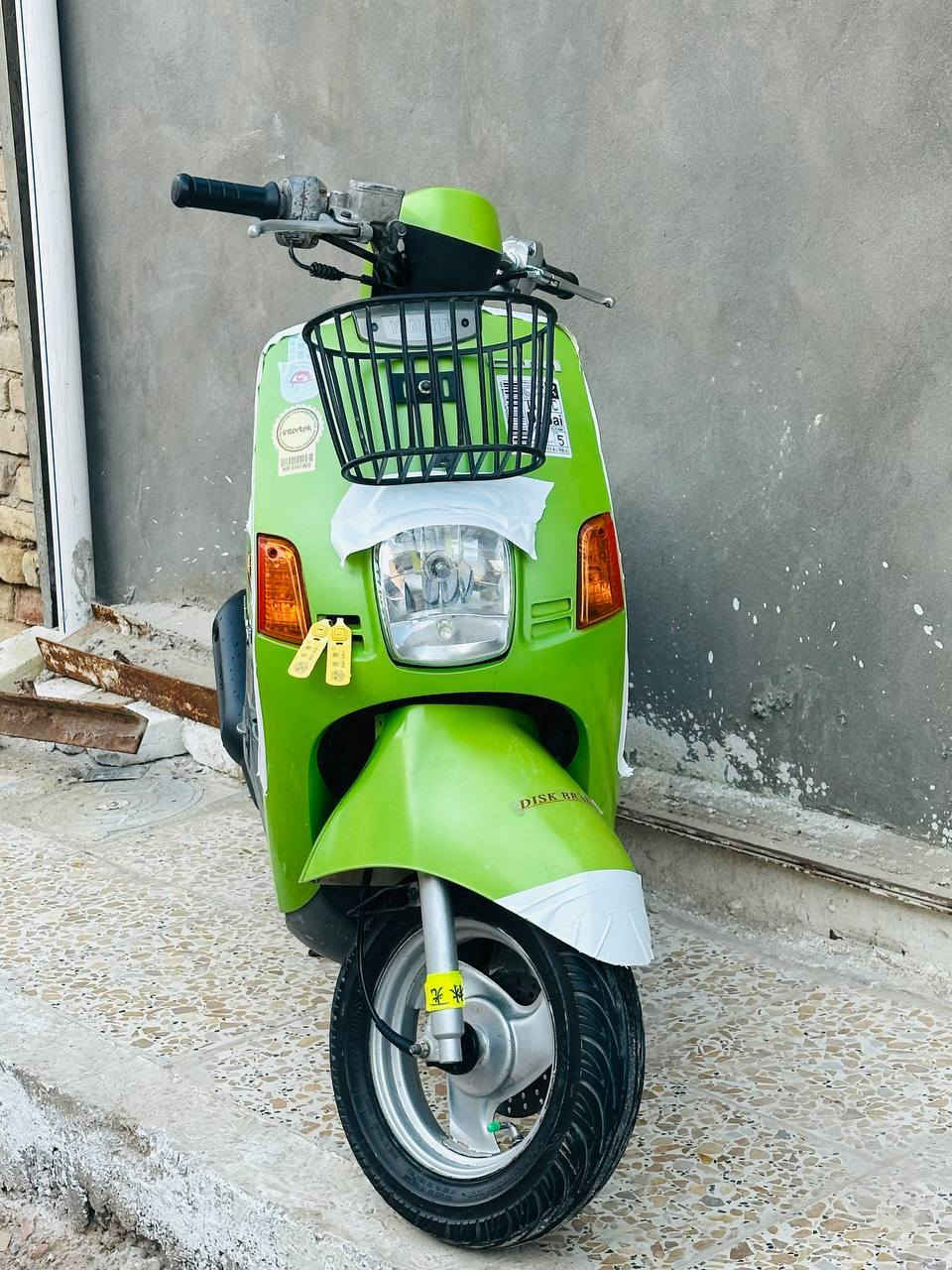 ماكس بوليس مصارلها شهر ونص من نازله نصبتها ولنضافه شوفت عينك عليها منضومه زنون اصلي لاتنقيص ولا تبخير ولاصوت كفاله الدراجه السعر ٩٠٠ وبيها مجال مكاني ديوانيه رقمي ***********
