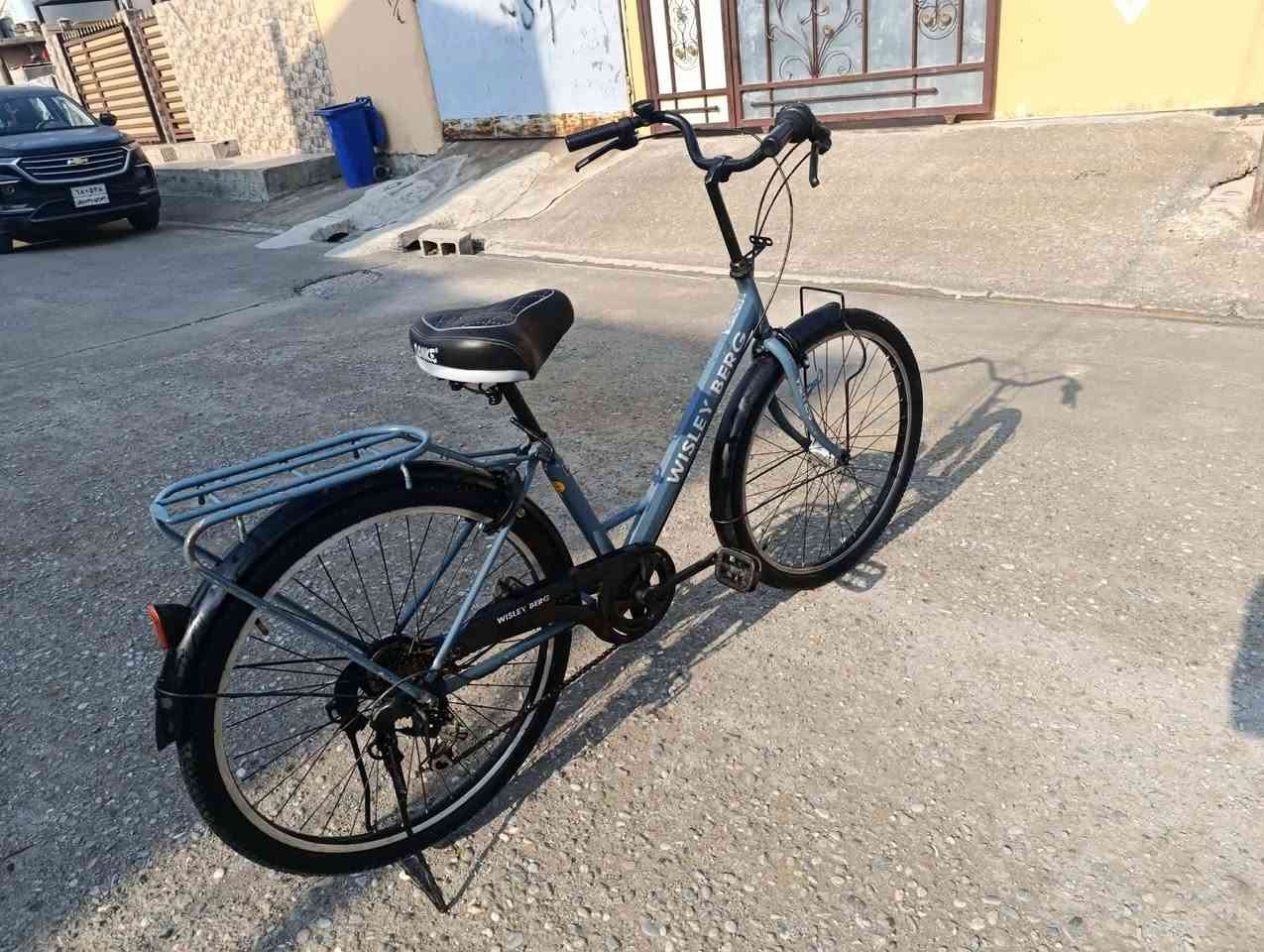 بايسكل للبيع حجم 26 سته گير حساس 
 السعر خاص 
رقم موبايل :***********
