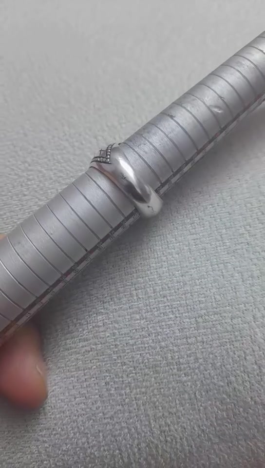 متاح محبس فيروز نيشابوري صياغه يدويه حجر صافي جعب أسود قياس الخاتم ٢٤وزنه الخاتم اكثر من ١٤غرام اخواني ابيع قطعه مابيع وزن السعر ١٠٠ الف مع التوصيل


**إذا كنت صاحب هذا الإعلان وتريد حذفه لأي سبب، رجاءا أرسل رسالة إلى الدعم الفني**