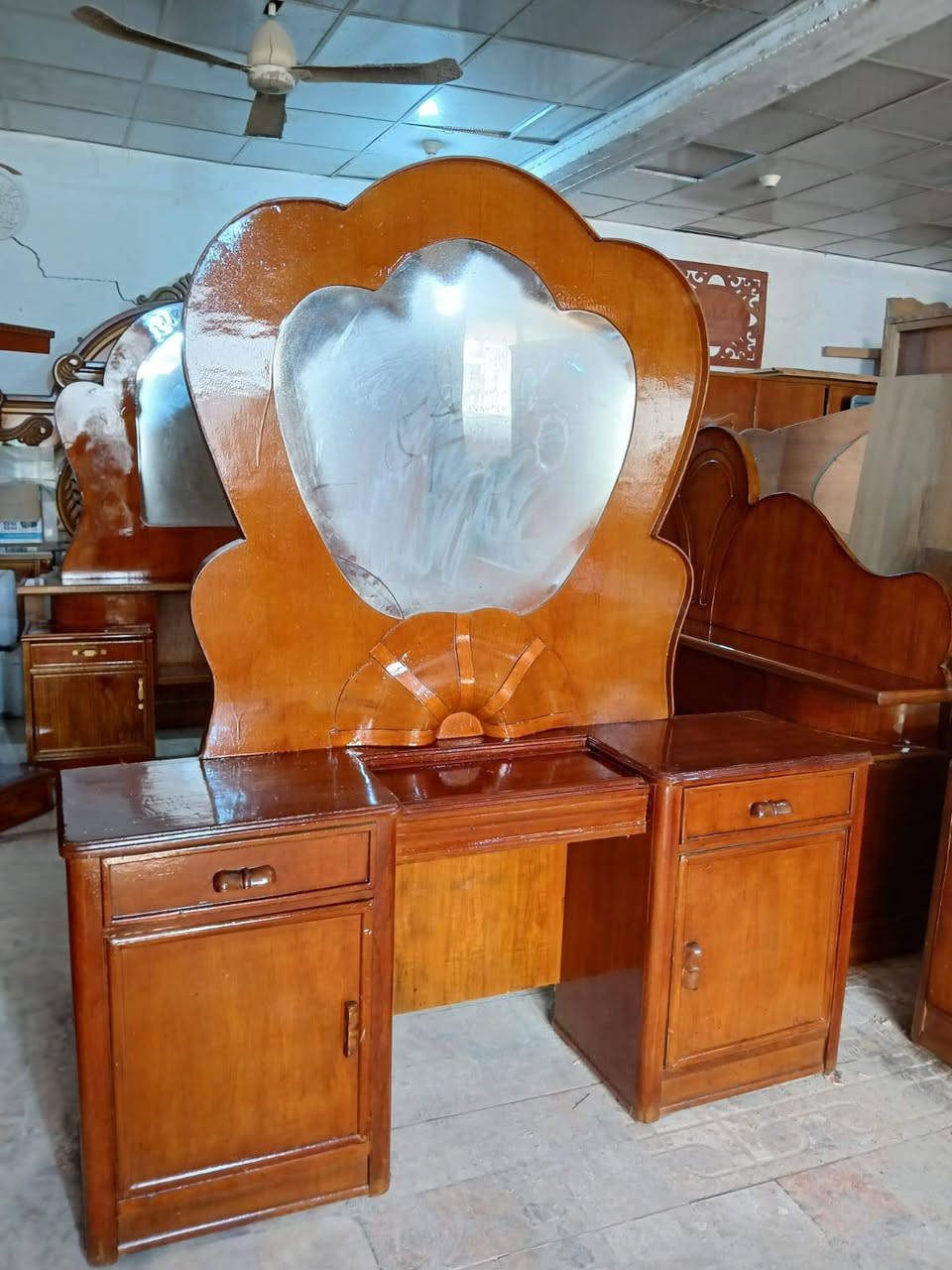 يالله 
غرفة نوم 6باب صاج تسكام  
درجه اولئ 
الضهر جرجوبه براغي  
كامله من كلشي 

السعر 450

العنوان  
حلة ناحية ابو غرق  شارع الامام  
قرب  جامع وحسينية الياسري 
***********
