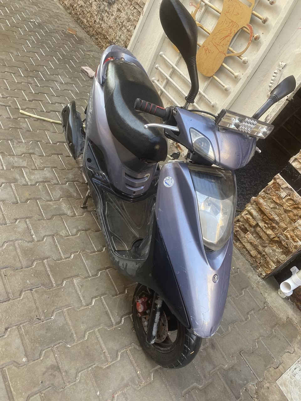 سلام عليكم
دراجه بريز  140
داجه مكفوله 
كفرات مختمه 
مكينه برغي ممفتوح بيهه
كهربائيات كله شغاله 
دراجه لك مال رمبه
نوزل مو كابريتر 
جيب فيتر وتعال افحص 
 اوراقها كله موجوده  (السعر 900الف وبيه مجال )
***********
