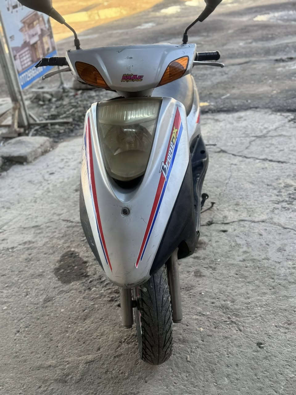 سلام عليكم دراجه بريز للبيع دراجه نضيفه كلش ومابيه اي نقص مكاني بغداد البلديات للاستفسار 
سعره ب450
أوراق كامله 
***********
