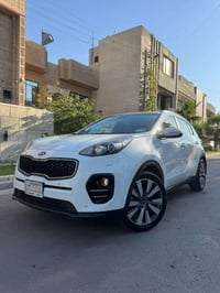 سبورتج  خليجي مديل 2018 داخل مخمل وجلد.حمصي  السياره ماشيه 94 الف كيلو...