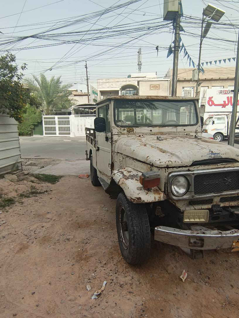 سلام عليكم لاندكروز نضيفه شغاله كير ومكينه خير من الله رقم ديالى راعيه ب ديالى بس ما اندله اتكفلك سرقه و عشائريا السعر ٢٥ و بيه مجال العنوان بغداد الغزاليه *********** بغداد, العراق
