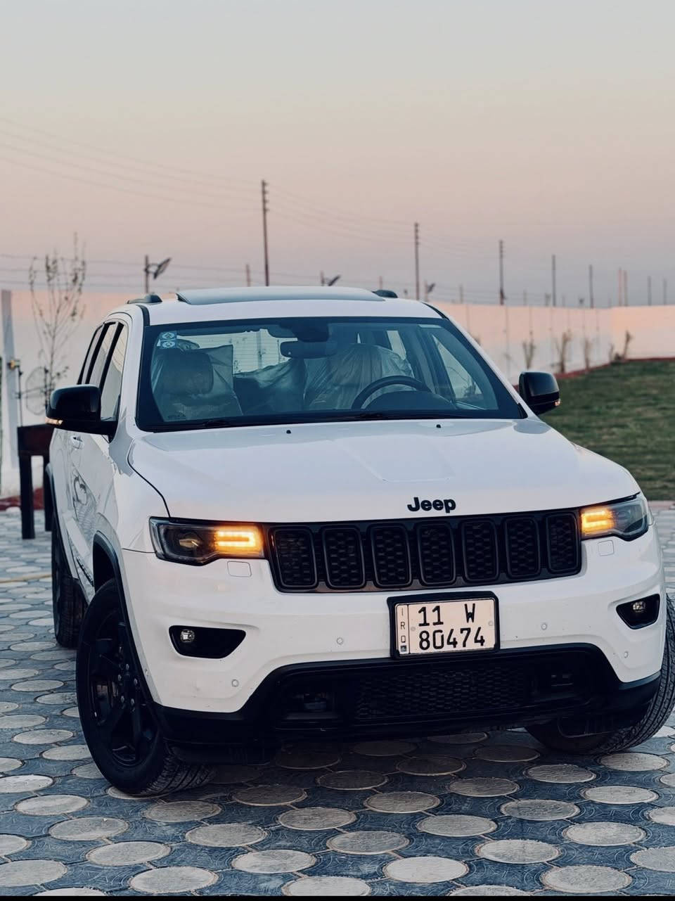 ‎جيب شيروكي بلاك توب 2019 خليجي
‎رقم بغداد
ماشيه 70 الف كيلو /45 الف ميل
‎ ⁃ فتحة سقف - كشنات كهرباء  - رادار خلفي امامي -رادار جانبي النقطة العمياء حساسات امامية وخلفية- شاشة كبيره- محرك 6 سلندر - زراكات ماء لايت- كير طيارة 8 نمر -دفع رباعي 4*4 - كشنات 
بيجي ومغلفهن - توقف ذاتي  
السيارة متتعب بيها گير ومحرك وصدر مكفولات سيارة نظيفة ومناقصها شي وماشية قليل 
السعر 265 بيها مجال قليل
رقم الهاتف ***********
مكان السيارة بغداد مدينه الصدر
