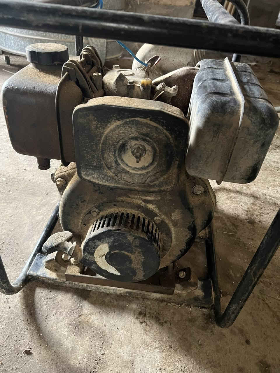 السلام عليكم ماطور سحب ماء 3 انج كاز قيم بل يرضي الله مكاني بعقوبه ***********
