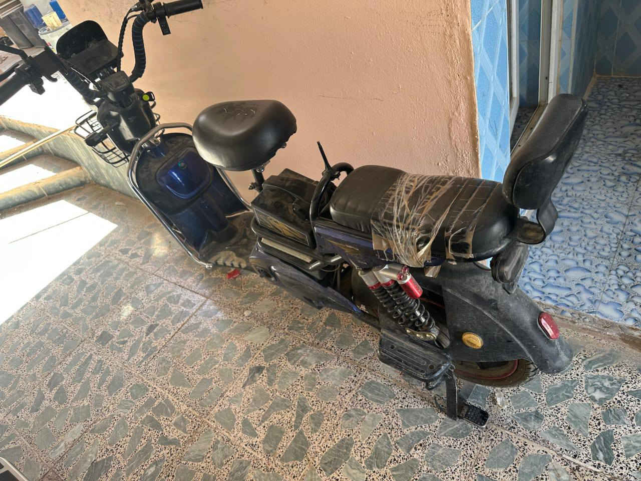 سلام عليكم بايسكل شحن للبيع او مراوس موطور اذا نضيف حيل انطي فرق اتصال ***********
