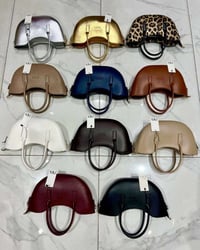 حقائب نسائية • اسطنبول تركيا • حد أدنى ٢٢٠ قطعة