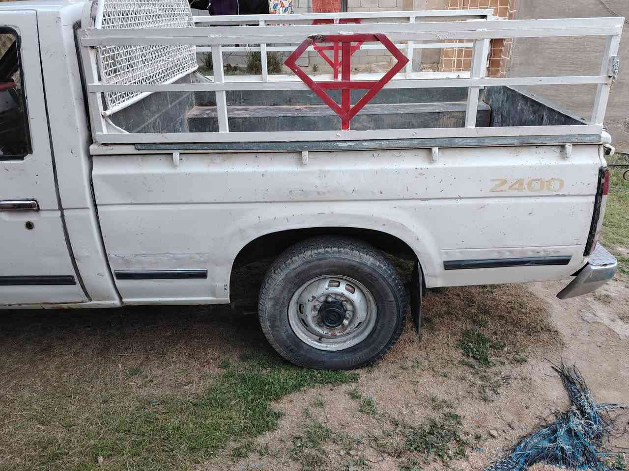 سلام عليكم  بيكم نيسان للبيع موديل 91 رقم انبار محرك واكسل فول كير 4 نمر شاصي بي تعمير  سعر 35 وبيه مجال مكان قظاء رمانه.. ***********
