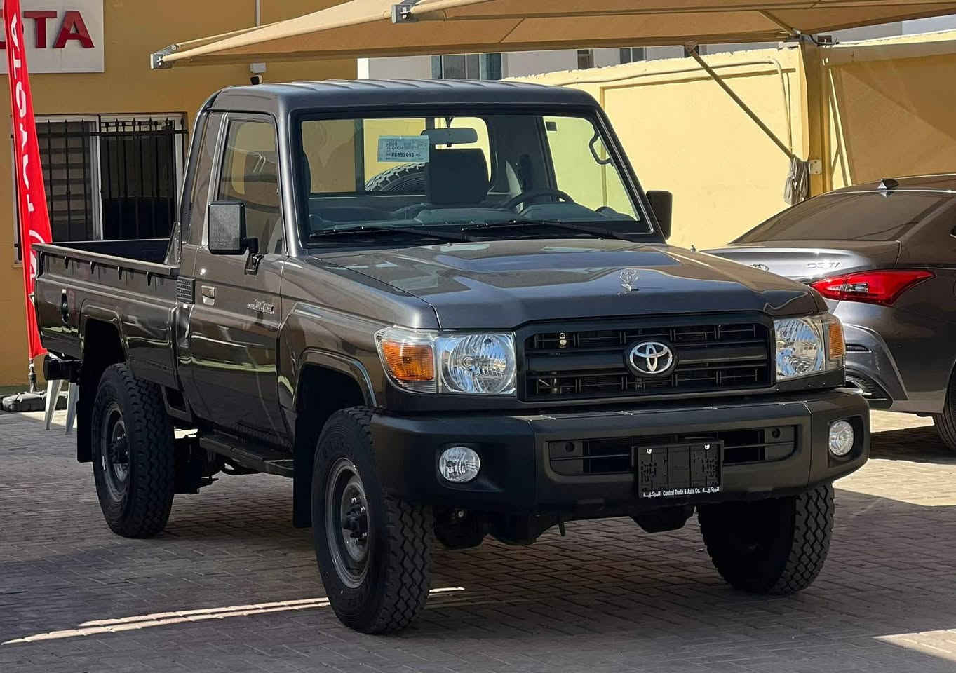 ﷽

إمتلك الآن TOYOTA LC70 ( شاص ) 2023 جير عادي / ديزل 

♦️بدفعه اولى  40 % على الهويه الشخصيه فقط  

♦️فترة سداد تصل لغاية ٨ سنوات 
 
المواصفات :

▪️محرك 6 سلندر / 4000cc ديزل 
▪️ تنك ديزل عدد ٢ 
▪️دفع رباعي
▪️مقاعد قماش  
▪️دخول مفتاح 
▪️جير عادي ٥ سرعات
▪️شاشة راديو
▪️مكيف 
▪️ديفلوك 
▪️ايرباغ 
و العديد من الإضافات

للإستفسار : ***********791009996

او تفضلو بزيارة معرضنا 
المنطقة الحرفية - بالقرب من مركز تويوتا للقطع و الصيانة و من الترخيص بجانب مسجد الفلاح .

أو من خلال اللوكيشن ⬇️

♦️تُطبق شروط واحكام البنك


**إذا كنت صاحب هذا الإعلان وتريد حذفه لأي سبب، رجاءا أرسل رسالة إلى الدعم الفني**