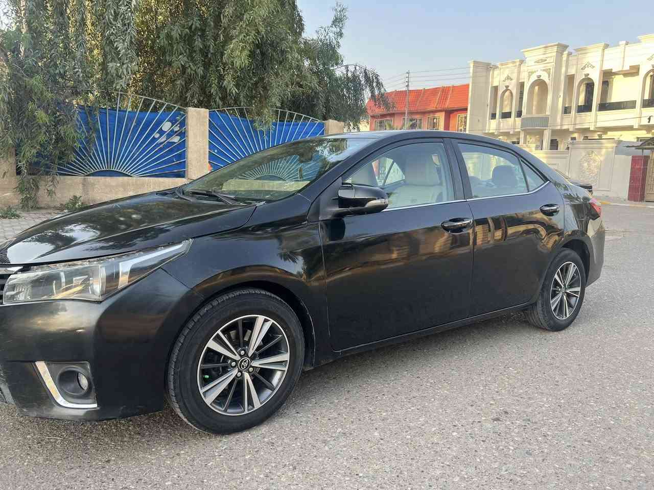 السلام عليكم 
للبيع كورله خليجي موديل 2015 بيه صبغ جاملغ +بنيد + باب بدون دواخل  مكينه وكير لاتنقيص ولاتبخير شرط 
مواصفات 
حجم مكينه 2000 + بصمه تشغيل +تبريد ثلج + تدفئه 
كير اوتو + جام اوتو + تخم تاير + صدر امامي +صدر خلفي شرط 
السياره حلوه وجاهزه مابي اي نقص 
السونار مرفق مع المنشور 
رقم اربيل الدولي يعني شرط التحويل 
السعر 120 وبيه مجال للشراي 
الاستفسار ***********
