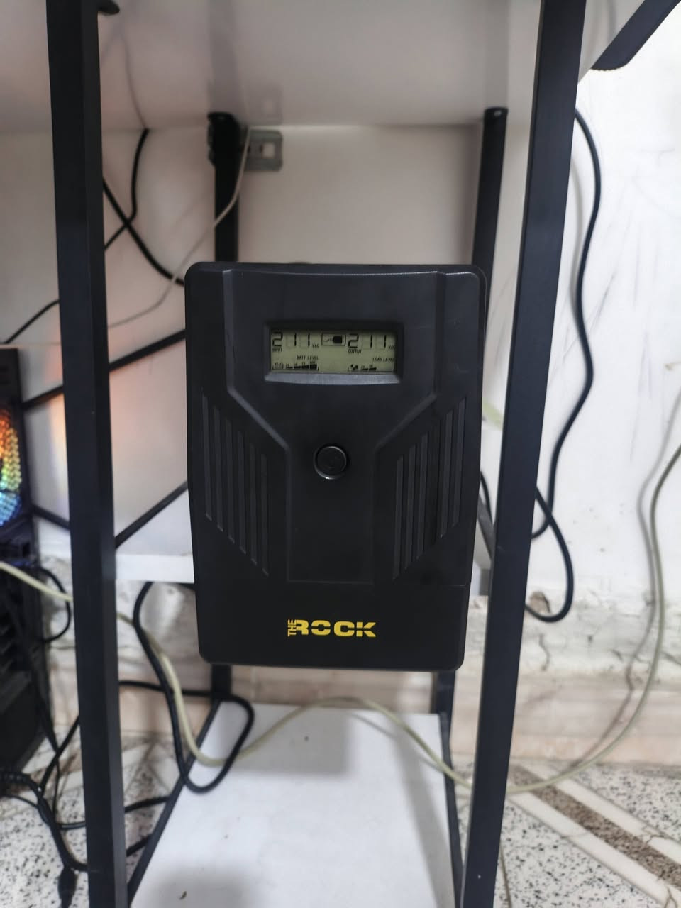 السلام عليكم حاسبة كاملة للبيع ومراوس :-
1- كيس مواصفاته 
3060 12 gb msi
R5 5600
T-force 16gb 3600
M.2 1 t lexer
B450 Asus
Deep cool ag400
Power 600w
2- شاشة LG حجم 27 180hz
3- ups شركة The rock كلش راقي وشاشة دجيتل 1500
4 - كرسي كيمنك مرتب 
5 - ميز حاسبة جيد جدا موضح بالصورة 
6- ماوس Xtrike me شي كلش حلو ومريح 
7- كيبورد ريد دراگون K617 RGB 
8- سماعة جيدا جدا صوت ومايك . 
ملاحظة : الحاسبة جديدة استعمال 5 4 أشهر كبش نظيفة والكرت ماشايف تعب والقطع كراتينها كلها موجودة .
السعر مليون و 400 للبيع او مراوس بلابتوب .
للتواصل واتساب :- *********** .
مكانها بغداد الدورة هورجب .
