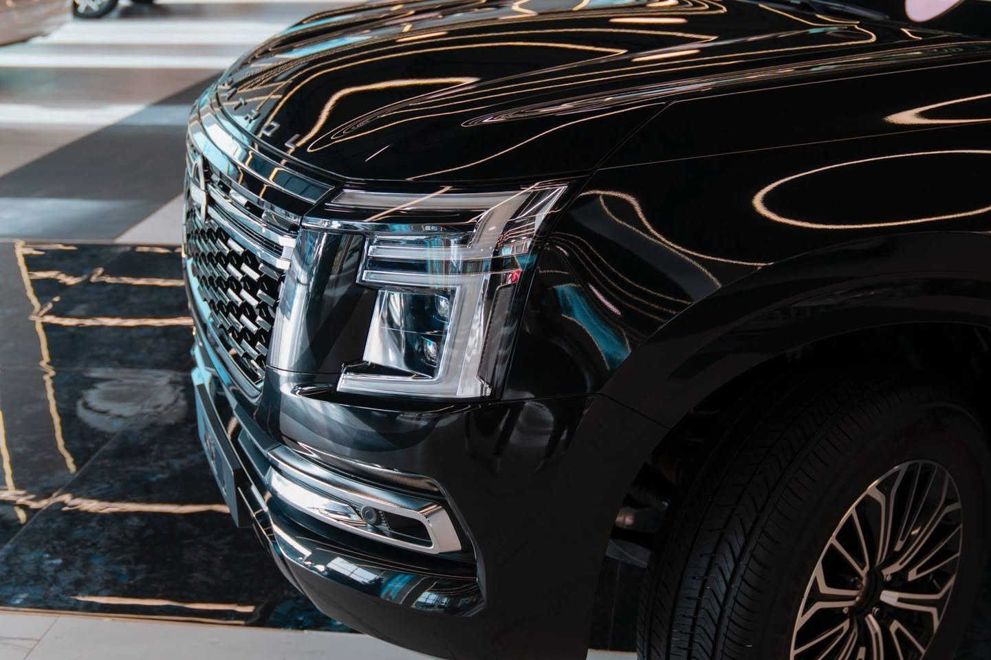 👑🚗 الفخامة على أصولها… عنوان الهيبة 🚗👑  

🔥 نيسان باترول بلاتينيوم موديل 2026 🔥  
سيارة الأسطورة التي تجمع بين القوة المطلقة والتكنولوجيا المتقدمة مع أعلى درجات الرفاهية.  

💎 خيارين من المحركات الجبارة:  
✔️ 3.8 لتر تنفس طبيعي – أداء ثابت واعتمادية عالية  
✔️ 3.5 لتر توين تيربو – قوة استثنائية وتسارع مذهل  

✨ المواصفات (فل كامل):  
✔️ 7 مقاعد فاخرة – راحة عائلية ملكية  
✔️ مساج للمقاعد الأمامية  
✔️ تدفئة وتبريد للمقاعد  
✔️ سقف بانوراما واسع  
✔️ داتا شو (Head-Up Display)  
✔️ نظام رادار ذكي  
✔️ تحديد مسار  
✔️ مانع تصادم أمامي  
✔️ أوتو بارك (صف السيارة تلقائياً)  
✔️ كاميرات محيطية + حساسات متكاملة  
✔️ نظام قيادة متطور وثبات عالي بكل الطرق  

🎯 تجربة قيادة تليق بالملوك… قوة، هيبة، وتقنيات من المستقبل  

📍 شركة المهند لتجارة السيارات  
بغداد – معارض النهضة  

👨‍💼 استشاري المبيعات:  
جملة حيدر هاشم  

📞 للحجز والاستفسار:  
***********  

🔥 امتلك القمم
