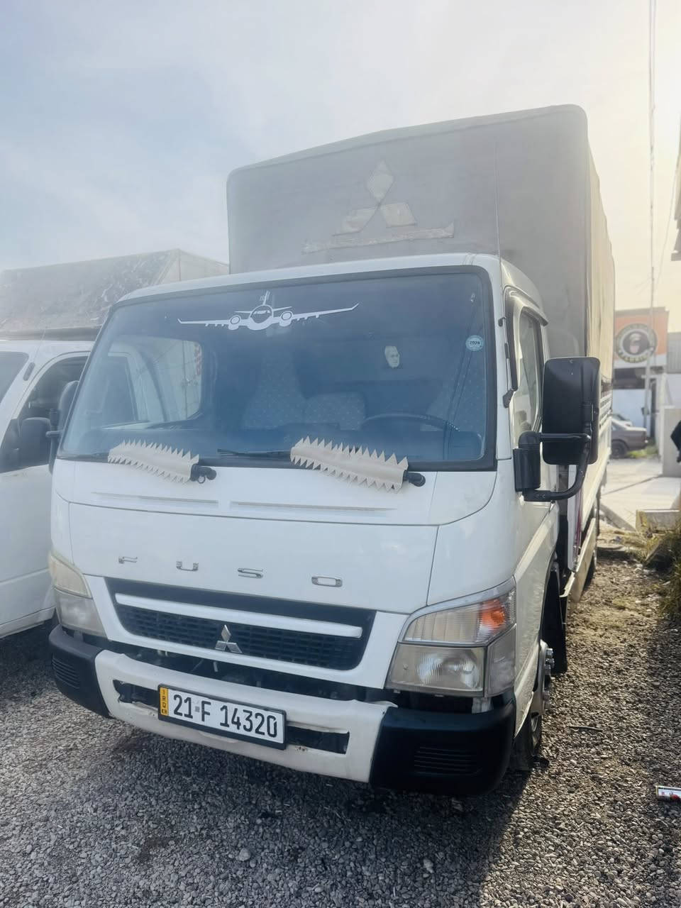 كنتر البيع موديل 2017مكفول كفاله عامه تخم تايرات 17.5برجستون ياباني تخم تايرات جديد تخم جلال حداد سيارا ماشي 300محرك كير اكسل شاسي سبخ كله شرت سنوي 2030هزا فحس كل جديد عنوان شيخان معرز هاولاتي ***********
***********
***********سعر 230مجال بسيط
