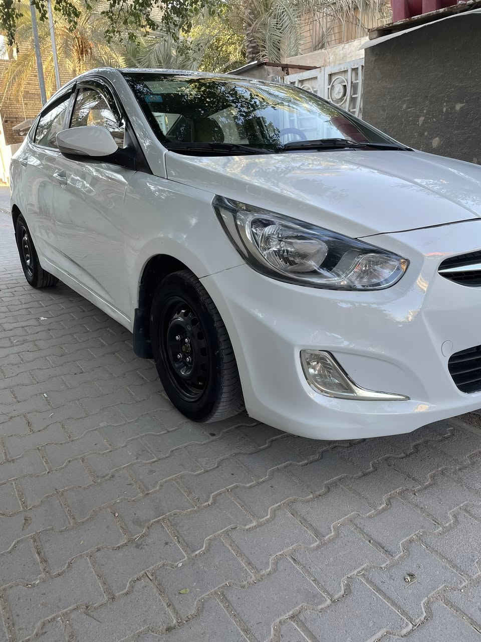 للبيع. اكسنت. ٢٠١٤ خليجي محرك ١٦٠٠ دوش 
كير محرك حدادية تبريد مكفول وجاهز 
بيها مكانات صبغ  ابيع حزام 
قمارة وجنطة وبنيد  ما بيهن صبغ 
بيها تبديل لغد ايمن ما مبين.
 رقم واسط انكليزي سنوية جديدة 
يشهد الله سيارة نضيف ونشطة وناعمة 
ما بيها برغي نقص
 مكاني كربلاء الحر  
السعر ٧٩ وبيها مجال قليل 
***********
