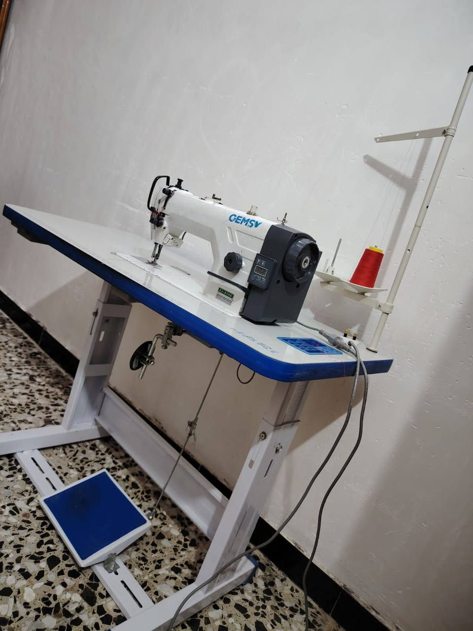 السلام عليكم
مكينه نوع جمسي كاتم جديده استخدام شهر للبيع سعر 300وبيه مجال ***********للاستفسار ع الفحص جديده
