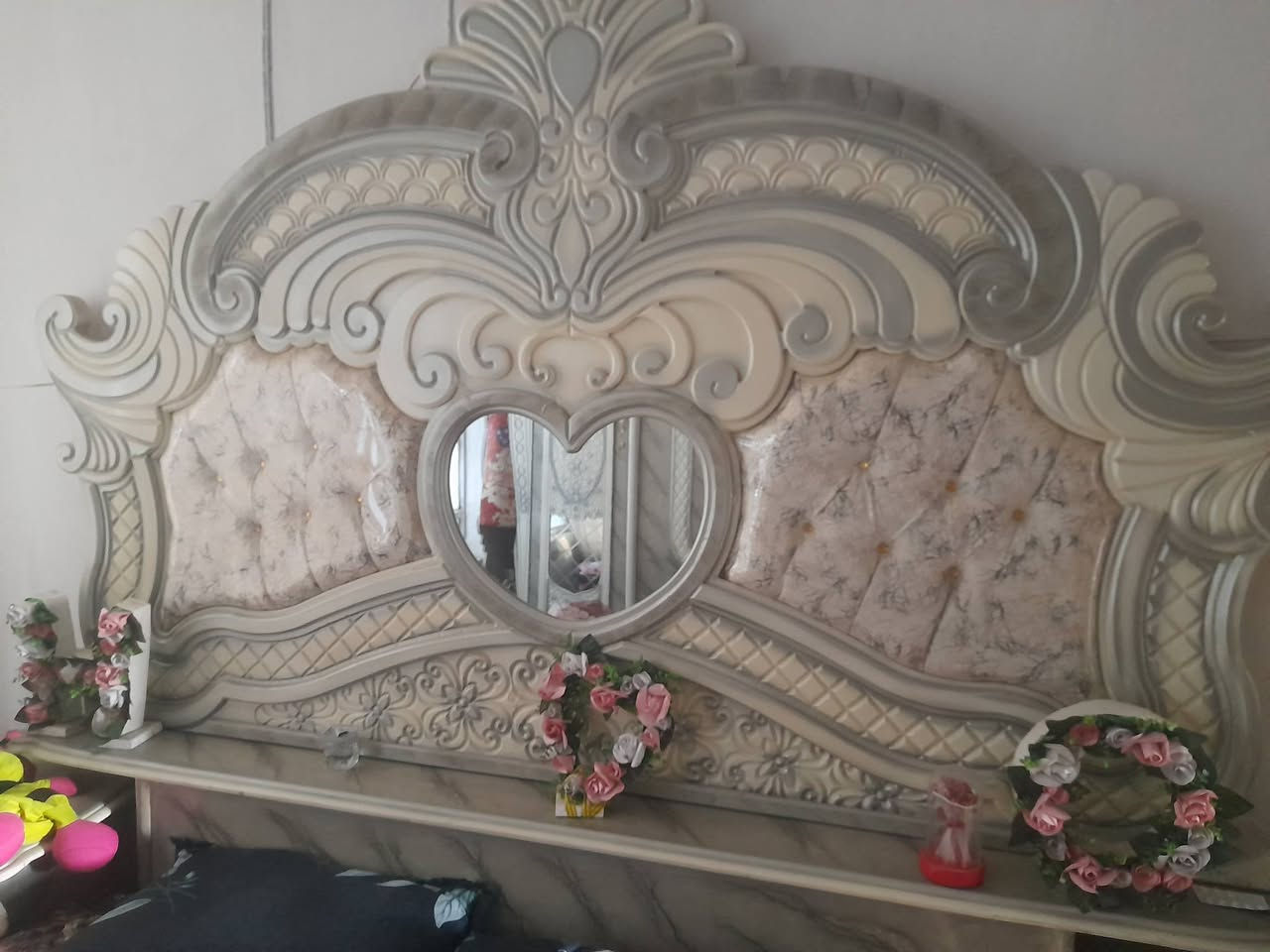 غرفة نوم للبيع السعر خاص
العنوان ديالى الغالبية 

***********
