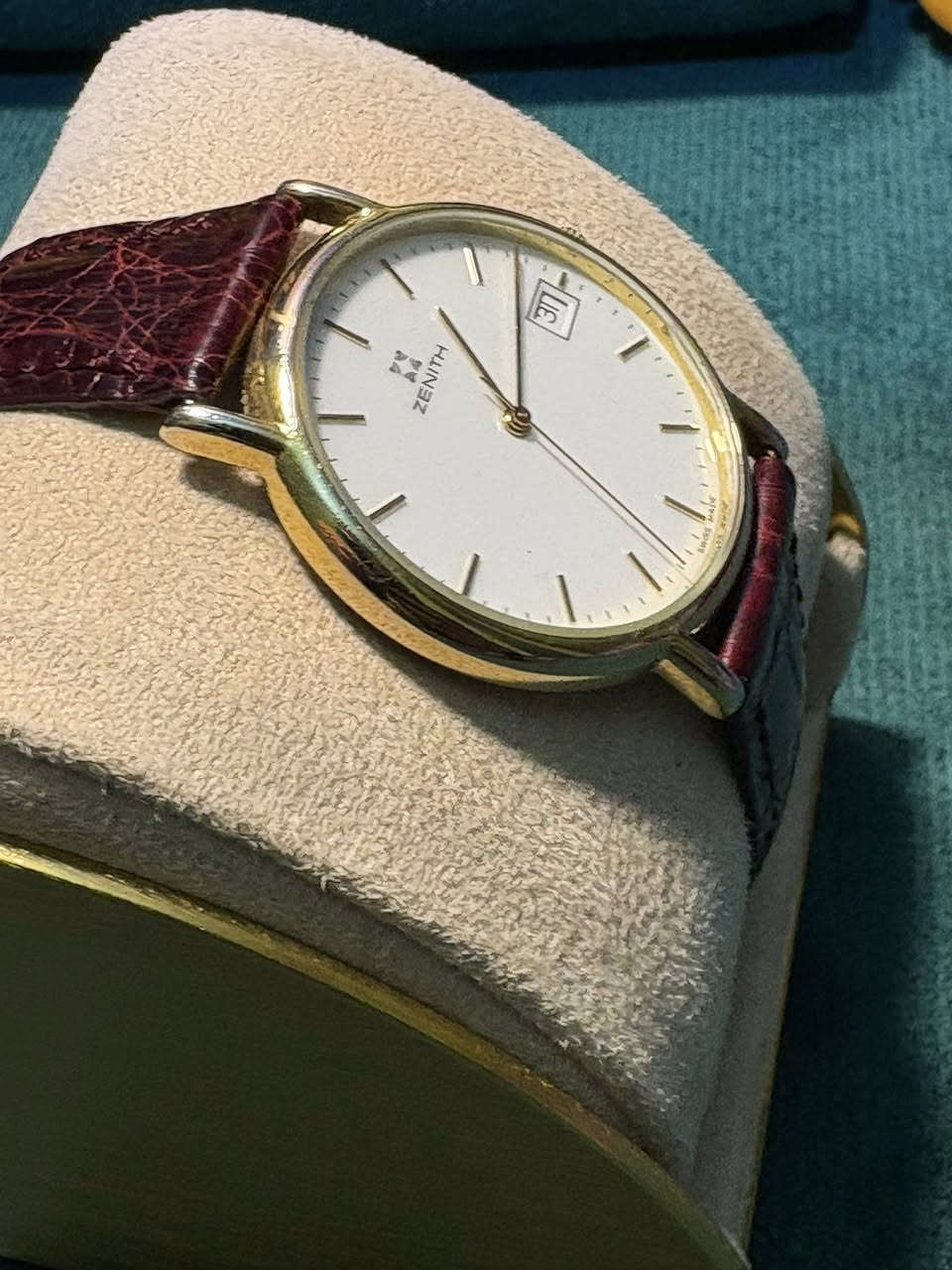 زنث 
كوارتز بطارية 
فنتج مخزن 
ساعة تغليف ذهب
قطر ٣٥


**إذا كنت صاحب هذا الإعلان وتريد حذفه لأي سبب، رجاءا أرسل رسالة إلى الدعم الفني**