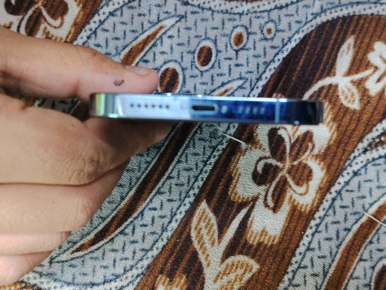 ايفون ١٣ برو ماكس فقط سيم كارت ميشتغل جهاز نضيف فيس ايدي شغال بطاريه ٧٨ جهاز ما مفتوح ابد ونضيف كلش *********** واتساب نجف كوفه
